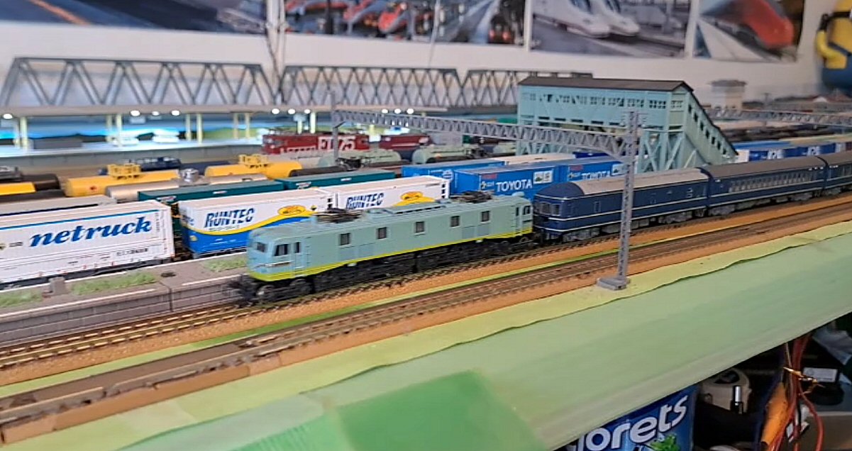 EF58青大将牽引20系寝台客車7編成上り : 鉄道模型おもちゃ倶楽部