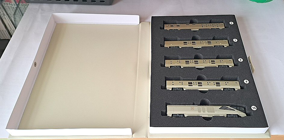 KATO-E001形TRAIN SUITE 四季島10両セットから1 : 鉄道模型おもちゃ倶楽部