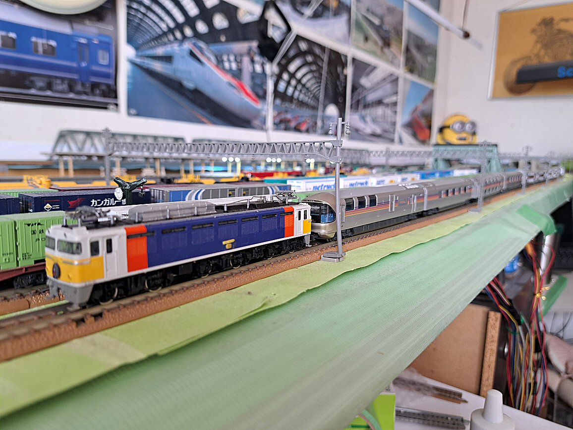 KATO E26系カシオペア11両編成から上り1 : 鉄道模型おもちゃ倶楽部
