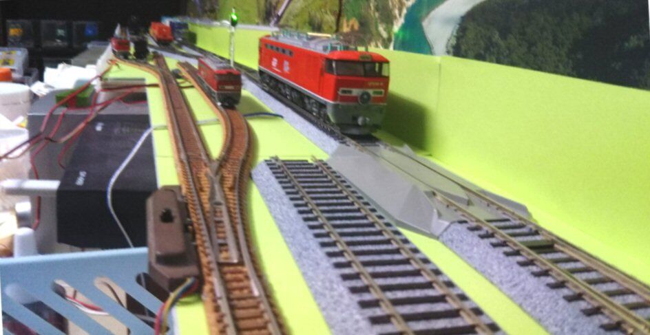 鉄道模型 Nゲージ レイアウト用レール・車両・パワーユニット 大量まとめ 細長レイアウト複線化計画から2 : 鉄道模型おもちゃ倶楽部