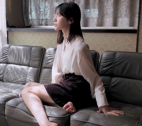 大越ひなの 足裏・足指画像！生足フェチ必見！