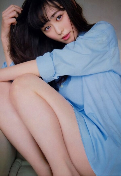 福原遥 太もも画像！美脚がたまらない！