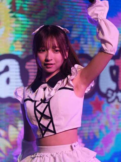 一ノ瀬瑠菜 生々しい脇フェチ画像！