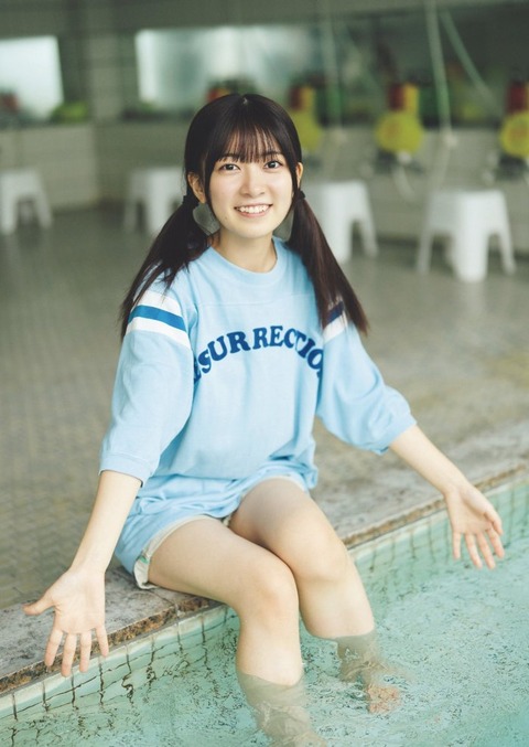 鈴原希実 太もも画像！美脚がたまらない！