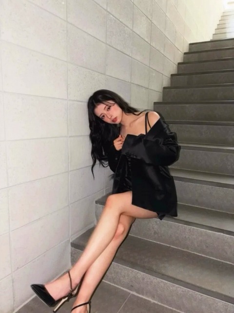 NiziU リマ 太もも画像！美脚がたまらない！