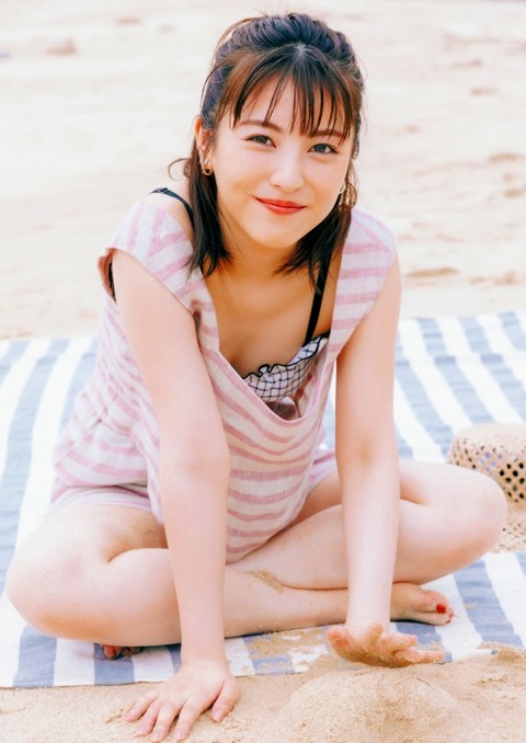 浜辺美波 画像004