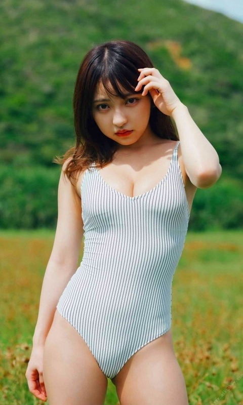 十味 ハイレグ水着グラビア画像！抜群のスタイルに見惚れる！
