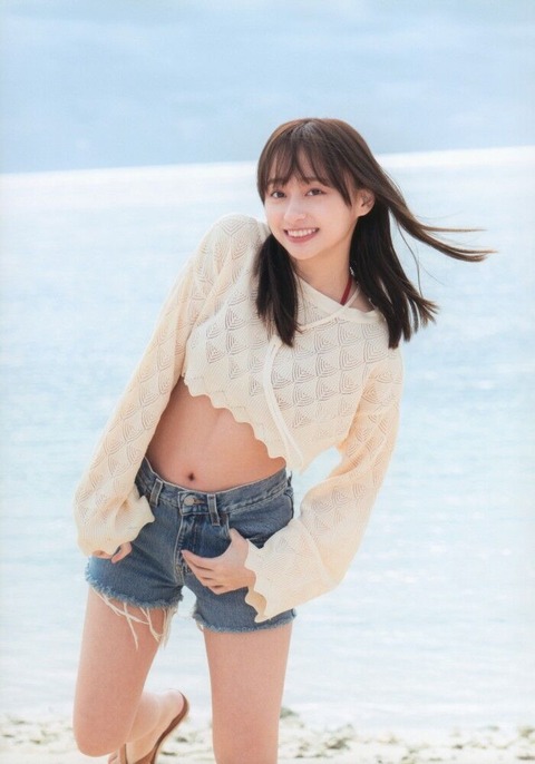 影山優佳 太もも画像！美脚がたまらない！