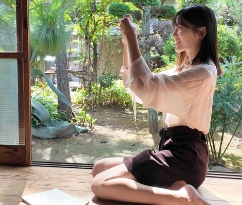 大越ひなの 足裏・足指フェチ画像！生々しい足がたまらない！