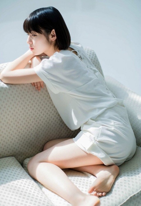 白石聖 足裏・足指フェチ画像！生々しい足がたまらない！