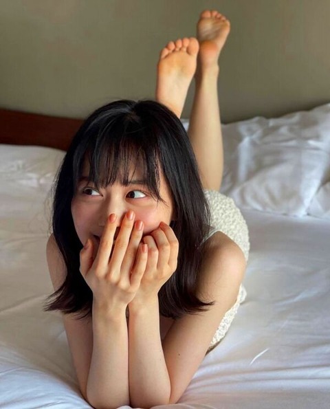 山下美月 足裏・足指フェチ画像！生々しい足がたまらない！