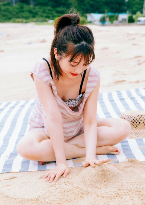 浜辺美波 画像003