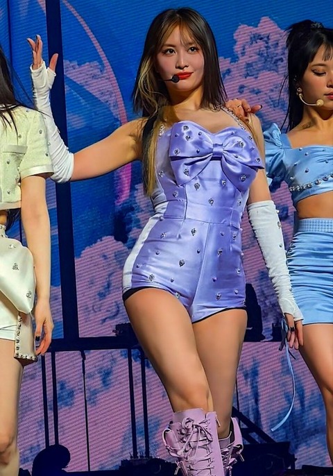 TWICEモモ 太もも画像！美脚がたまらない！