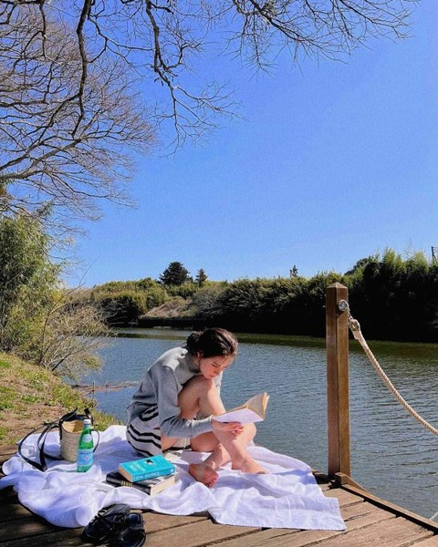 トラウデン直美 足裏・足指の生足画像！裸足がたまらない！