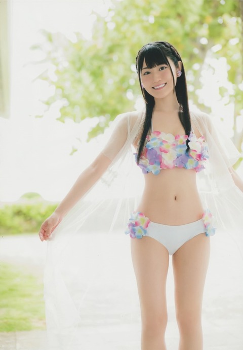 小倉唯 ビキニ画像！美ボディがたまらない！