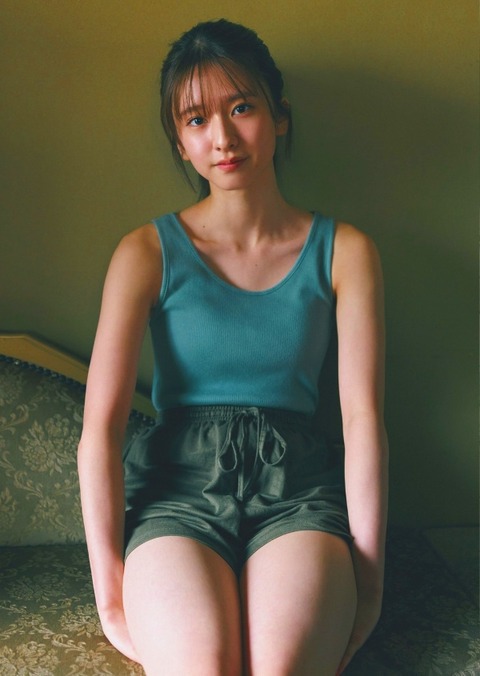 菅原咲月 太もも画像！美脚がたまらない！