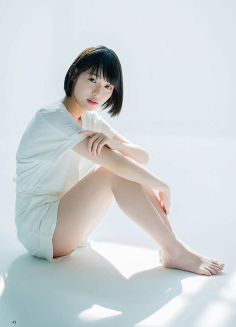 白石聖 太もも画像！美脚がたまらない！