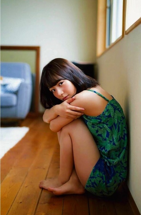 北野日奈子 足裏・足指フェチ画像！生々しい足がたまらない！