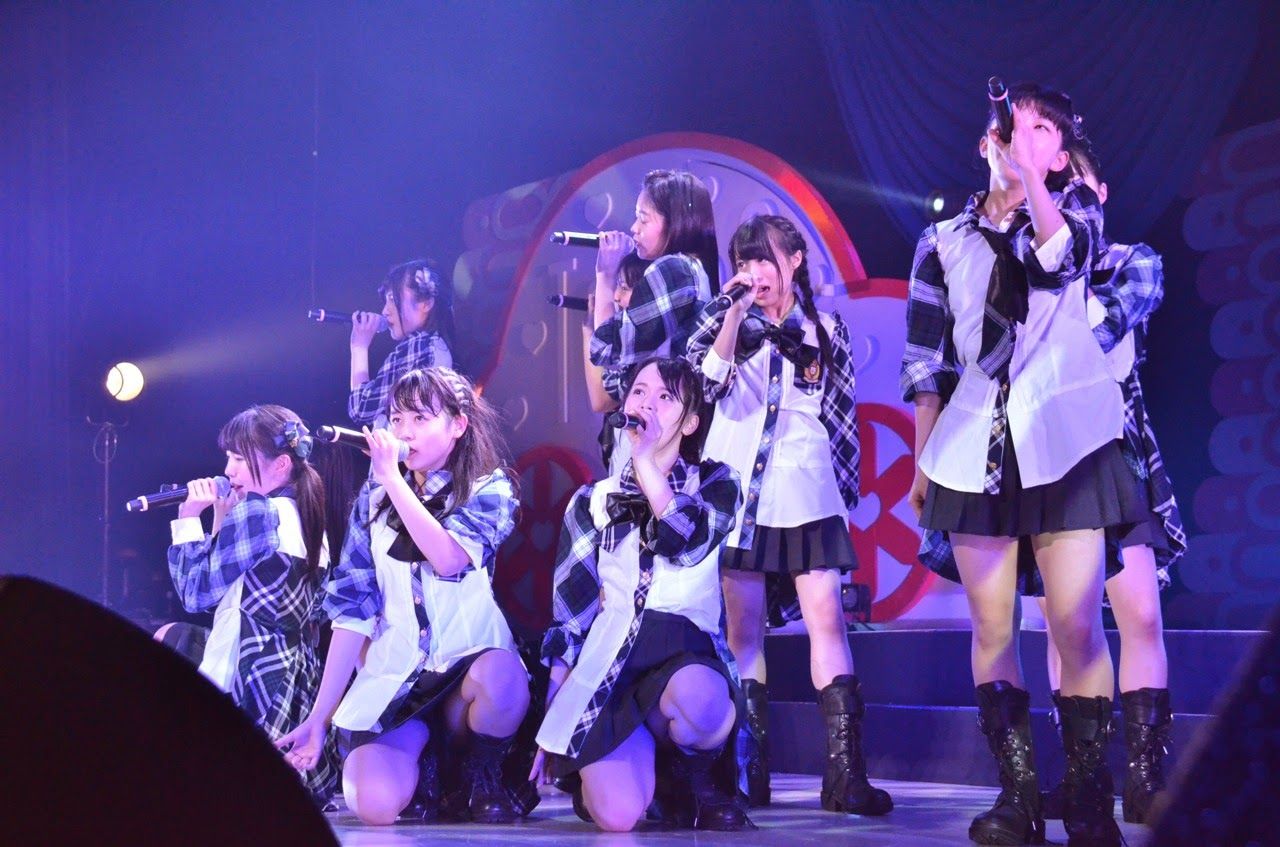 チーム8 新ユニット曲はかっこいいダンスナンバー 結成1周年記念公演で 汚れている真実 初披露 Team8のまとメイト