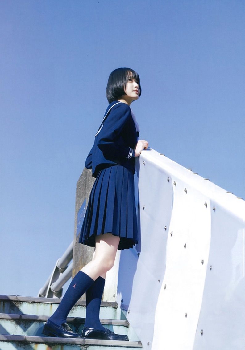 【美ボディ】平手友梨奈 : アイドルたちのビキニ