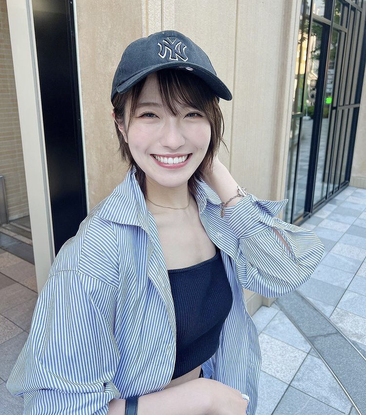 【妖艶】S級美少女・小嶋花梨の水着画像50枚【ビキニ姿が可愛すぎてやばいです！】