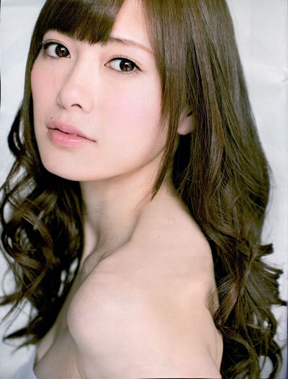 【セクシーボディ】乃木坂の白石麻衣(２１)が胸の谷間を過去最高級の大胆露出！画像×４５