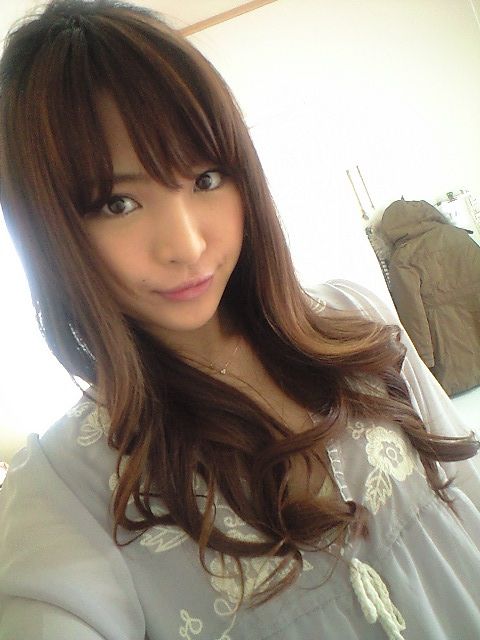 【S級美女】鈴木咲・・・無防備なギリギリショット 女豹ポーズ