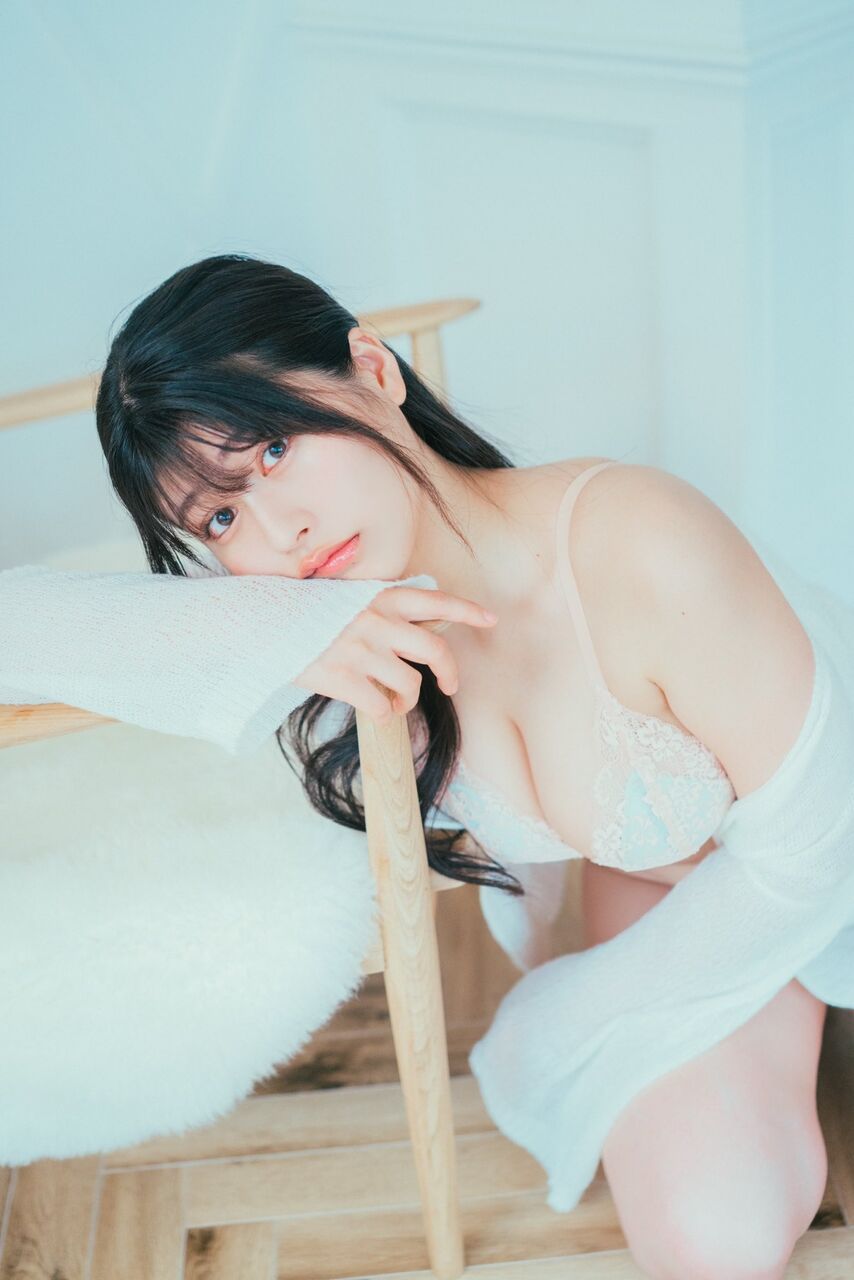 【妖艶】ちとせよしののビキニ水着画像100枚【非常識なHカップのグラビア】