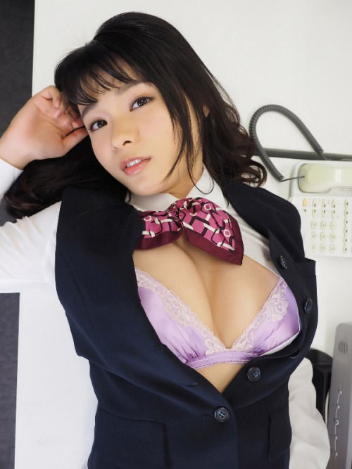 【極上ボディ】[可愛い]ビキニが似合う星名美津紀ちゃんの水着自撮りとグラビア！