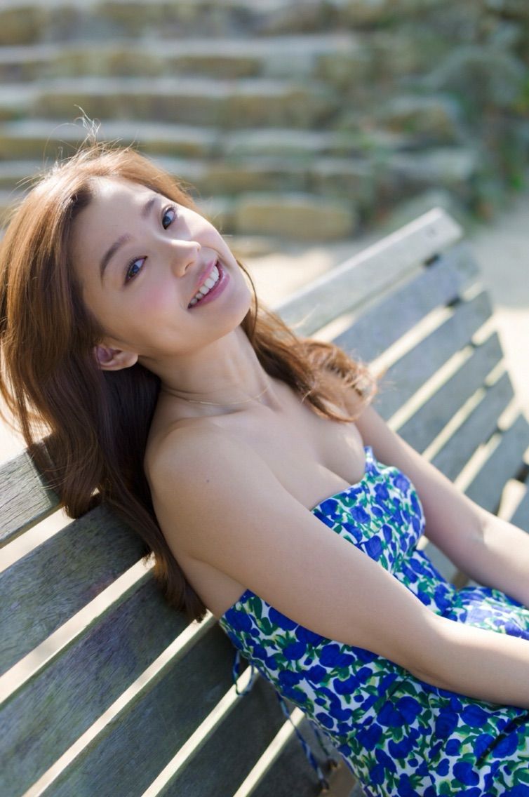 【美ボディ】【SSS級美女】朝比奈彩グラビア画像集