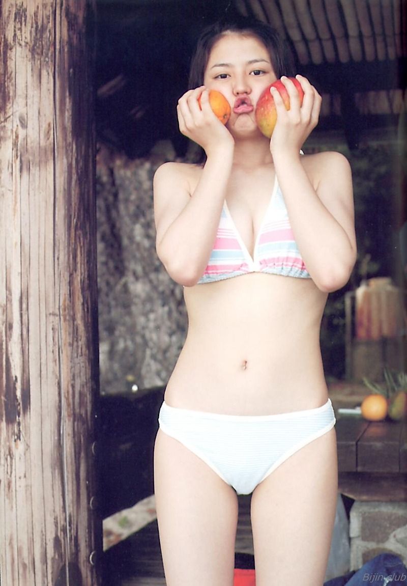 【美ボディ】長澤まさみの乳はやっぱりデカイな。懐かしグラビア＆映画でのブラ丸出し着替えシーンwww