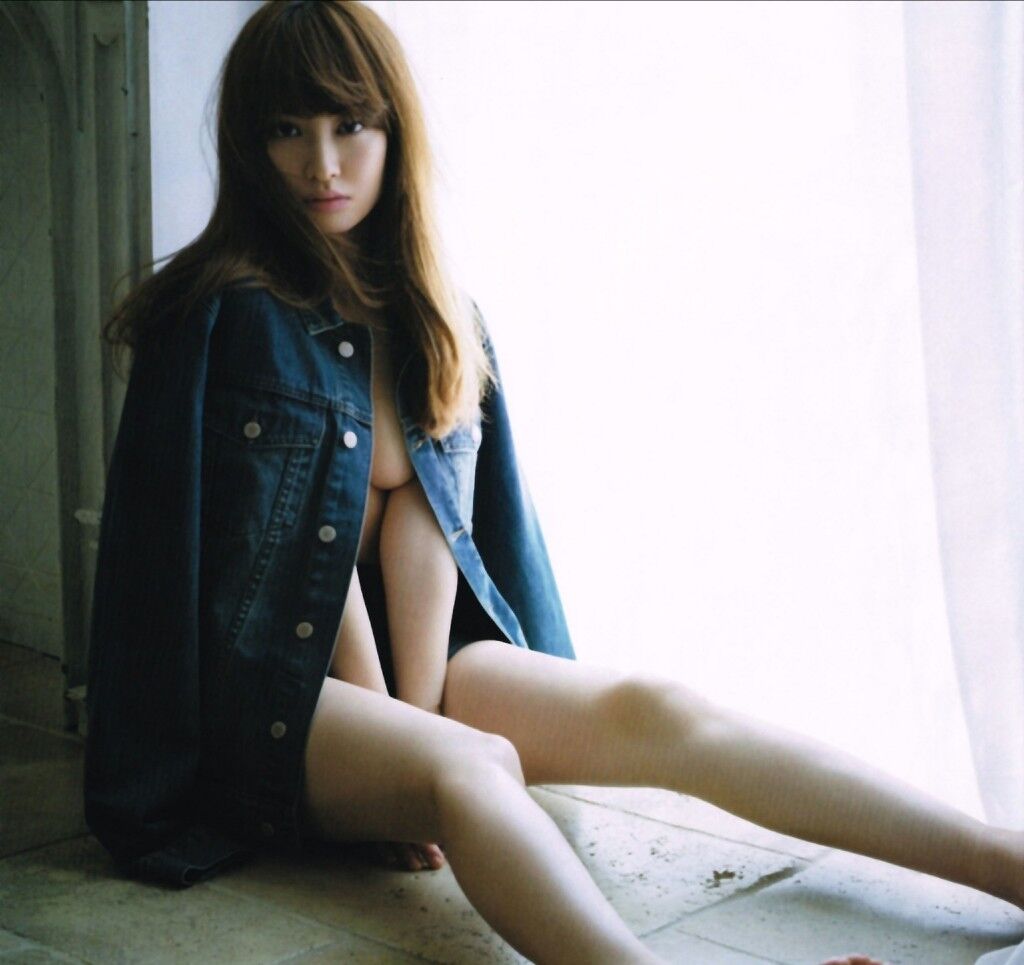 【S級美女】[SEXY]小嶋陽菜　セクシー画像ビキニ水着