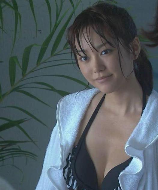 【艶めかしい】【桐谷美玲】が隠れ巨乳な件