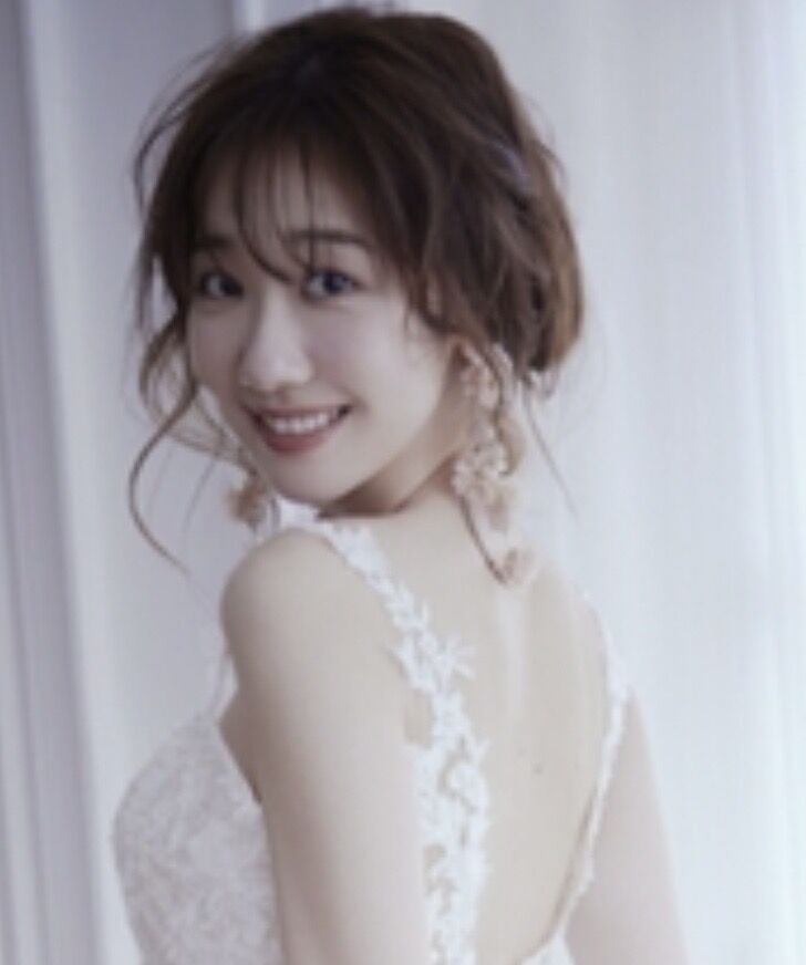 【ゴージャス】【AKB48】柏木由紀（29）、美しいウエディングドレス姿披露！うっとりするような美背中「まさか30歳までAKBを現役でやっているとは…」
