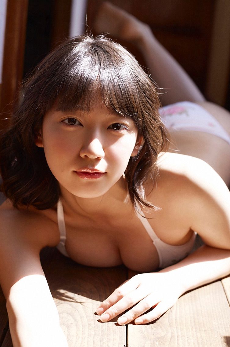 【妖艶】[純白水着]吉岡里帆どうしても抜きたくなるスタイル