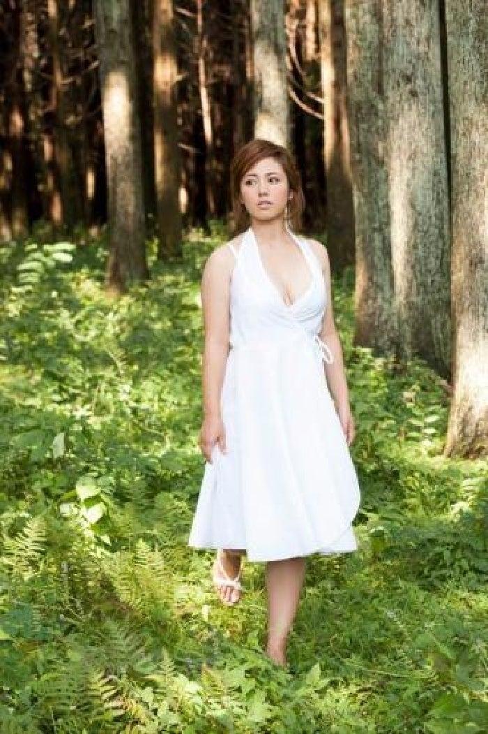 【可愛いね】【磯山さやか】巨乳おっぱいがムニュッてなってるビキニ美女♪ビキニ水着
