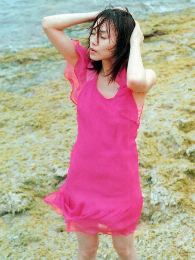 【セクシーボディ】中谷美紀の水着画像30枚【もう見れない！貴重なグラビア】
