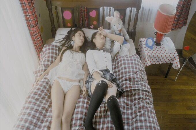 【セクシーボディ】てんちむ（橋本甜歌）映画で濃厚なヌード濡れ場の画像