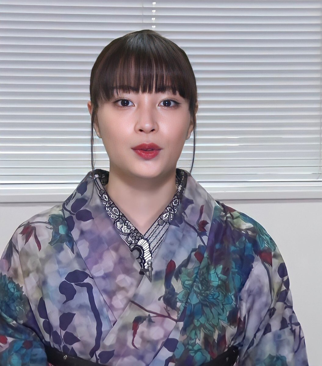【極上ボディ】【画像】和服姿の広瀬すずさんが可愛い！