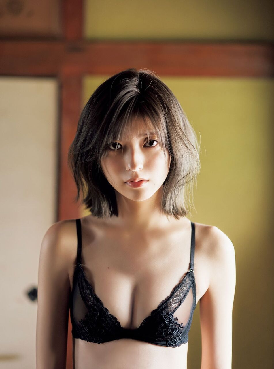 【S級美女】工藤美桜、初セクシーランジェリー下着姿・セーラー服姿も　1st写真集未公開カット