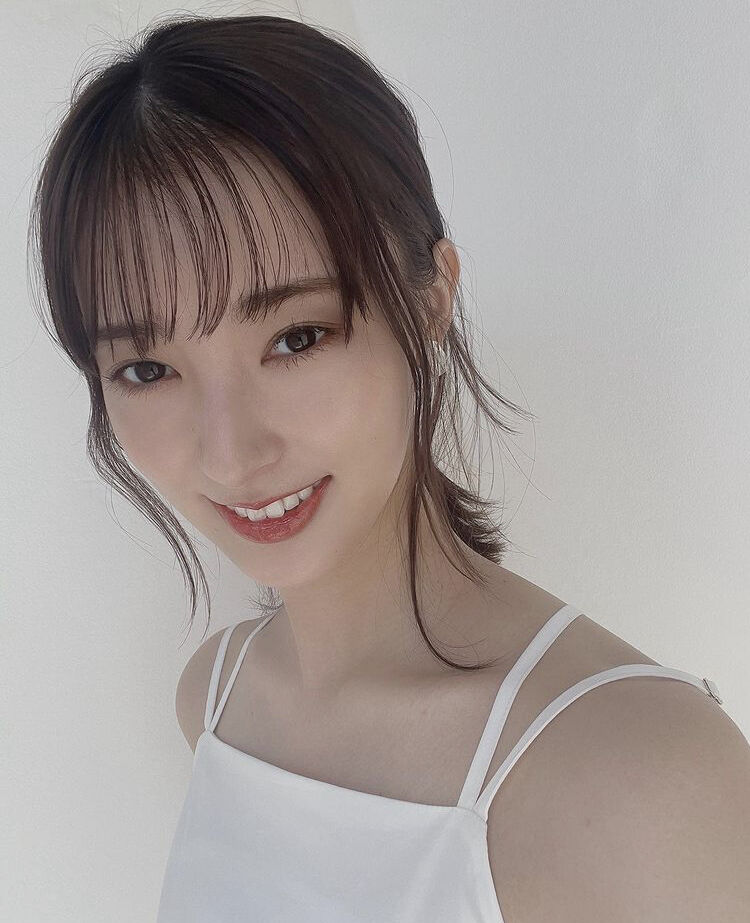 【ゴージャス】SSS級美女・宮本茉由のグラビア画像50枚【可愛すぎてやばいです！】