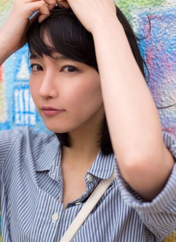 【SEXY】【吉岡里帆】吉岡里帆写真集「里帆採取」と一緒に楽しむ春の胸・巨乳・おっぱい無料画像【B82・Eカップ】