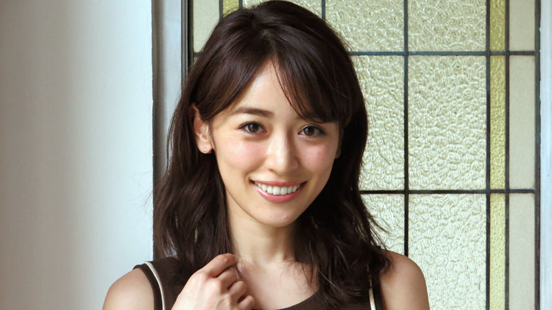 【話題】泉里香が意外!?「バッキバキの腹筋」にファンも驚き！！※画像あり