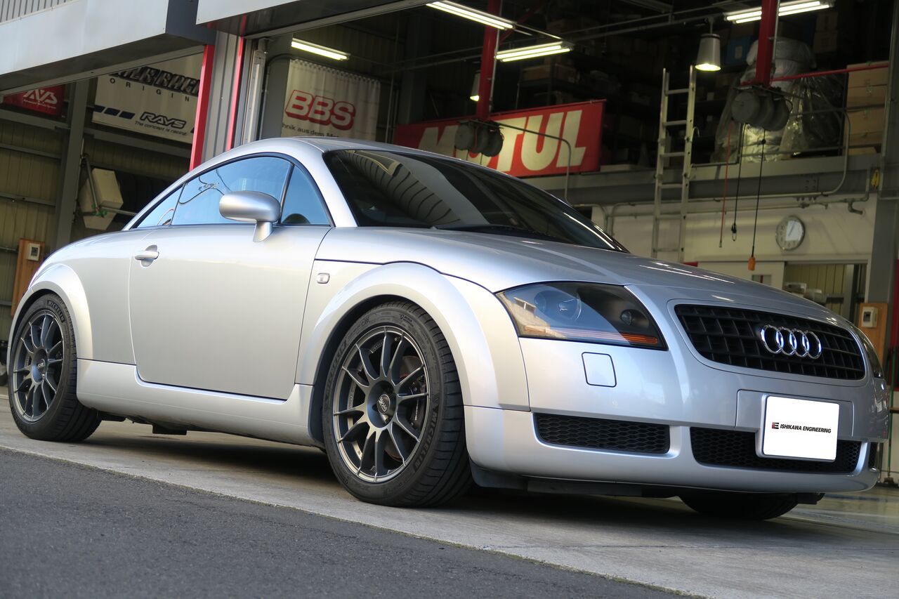 AUDI TT (8N) 1.8T FWD × VARTA AGM Battery + エンジンオイル