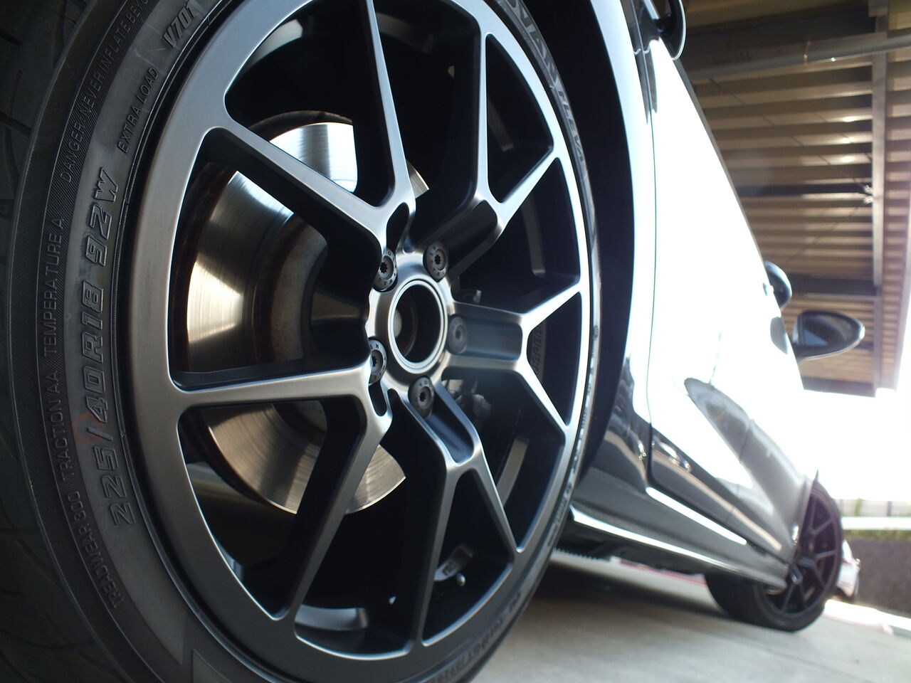 VW GOLF7.5 R × iSWEEP Center Straight Exhaust Pipe + NEUSPEED