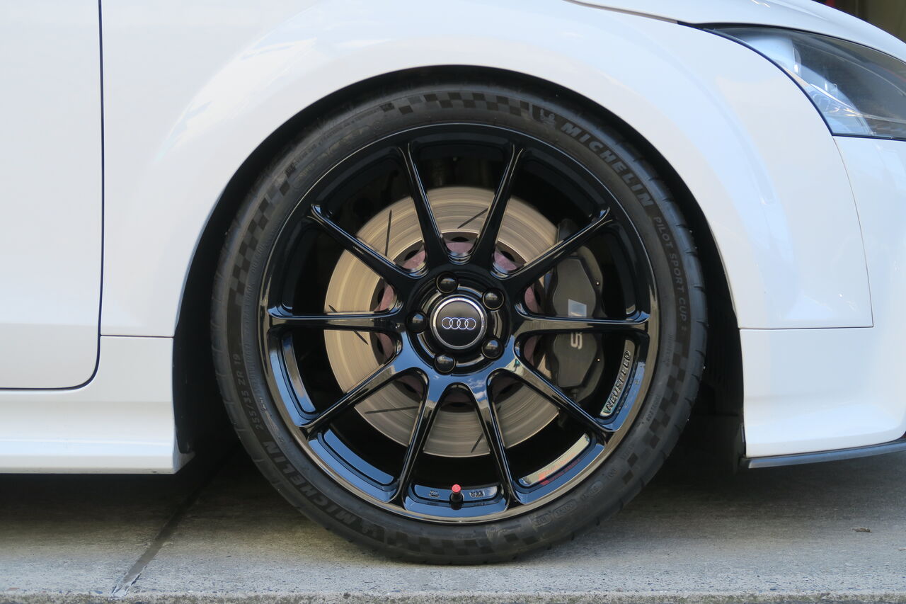 AUDI TT (8J) TT RS Quattro × NEUSPEED RSe102 : イシカワ