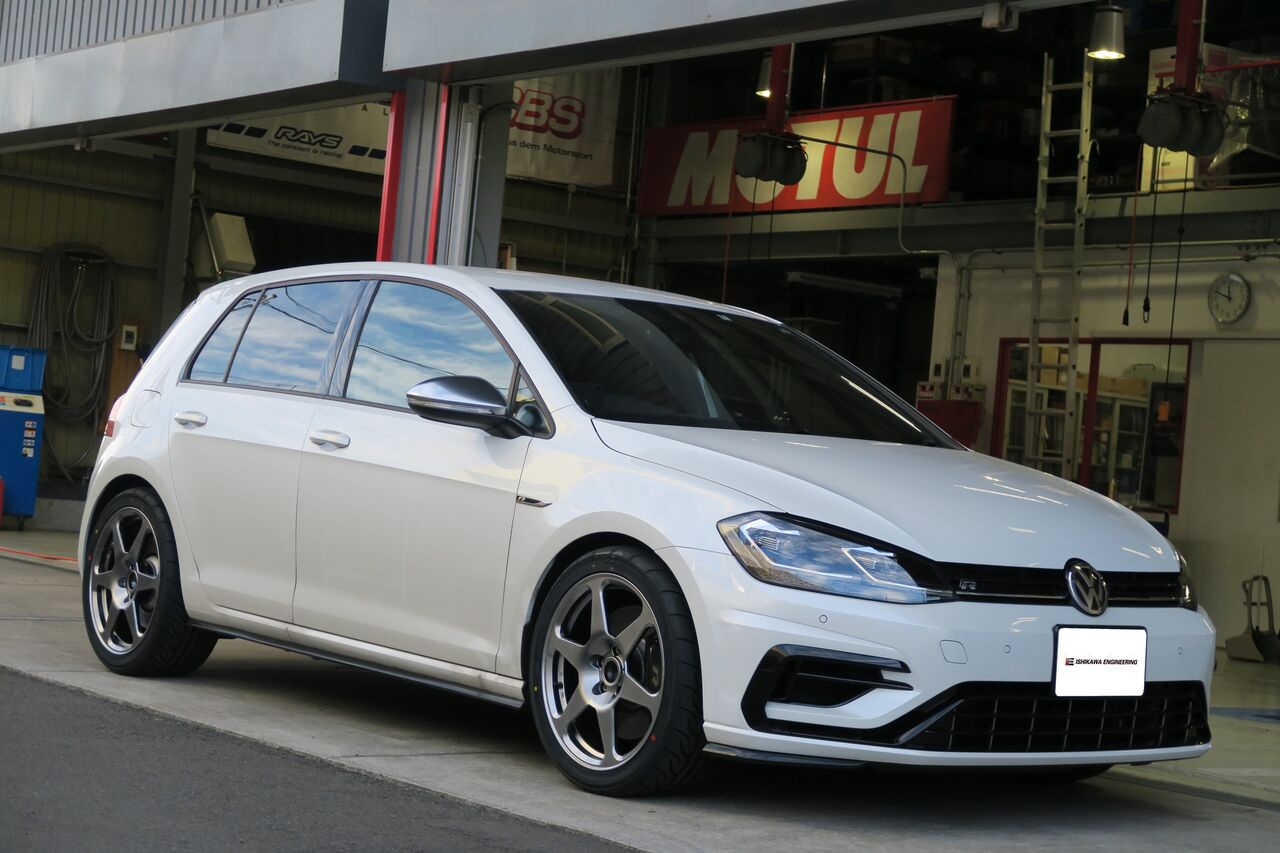 VW GOLF7.5 R × NEUSPEED RSe06 18x8.5+45 Hyper Black VW GOLF7.5 R × NEUSPEED RSe06 18x8.5+45 Hyper Black