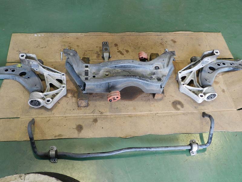 Cross Polo ロアアームブッシュ交換 ｂｙ マツモト イシカワエンジニアリング スタッフブログ