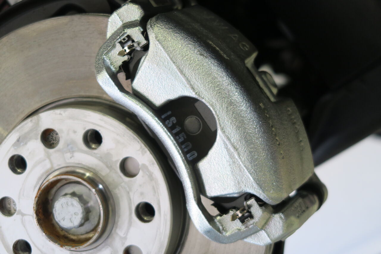 VW GOLF8.5 1.5eTSI Active × iSWEEP Brake Pad IS1500 : イシカワ