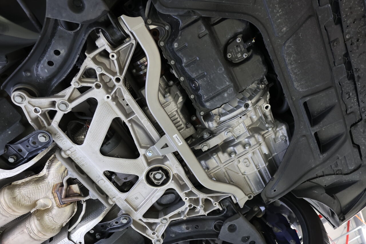 VW GOLF8.5 R × iSWEEP POWER BRACE : イシカワエンジニアリング